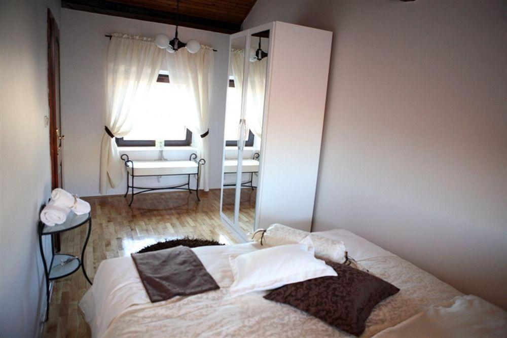 Apartments Filip & Viktoria In The Center Of Trogir Exterior photo